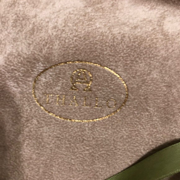 Thallo 24K Gold Olive Leaf Necklace from Greece - Picture 4 of 8